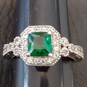 CZ GREEN AND WHITE RING SILVER